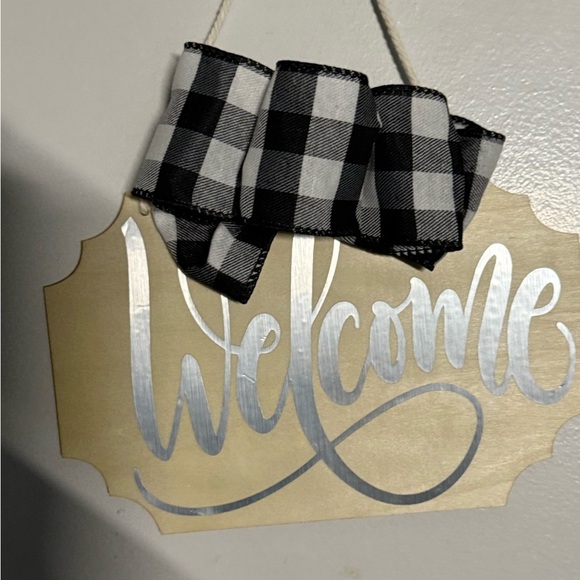 Gold Welcome Sign with Black and White Ribbon - Picture 2 of 3